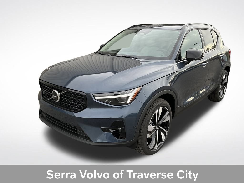 New 2026 Volvo XC40 B5 Ultra w/ Climate Package