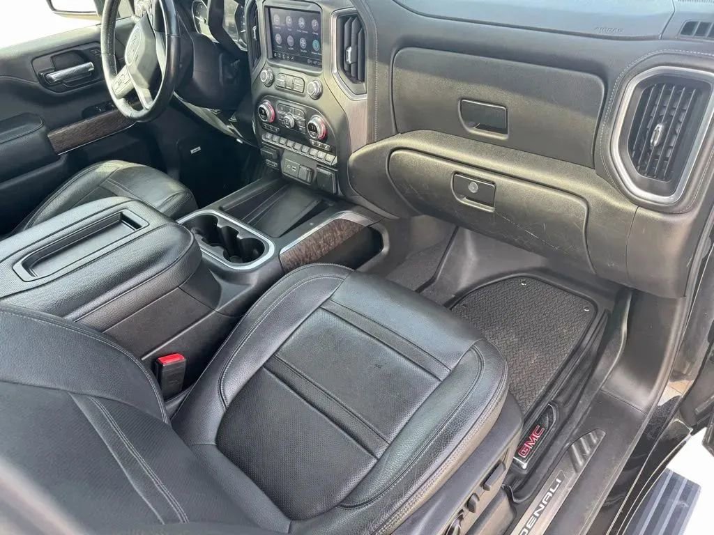Used 2022 GMC Sierra 3500 Denali w/ Denali Black Diamond Edition image 17