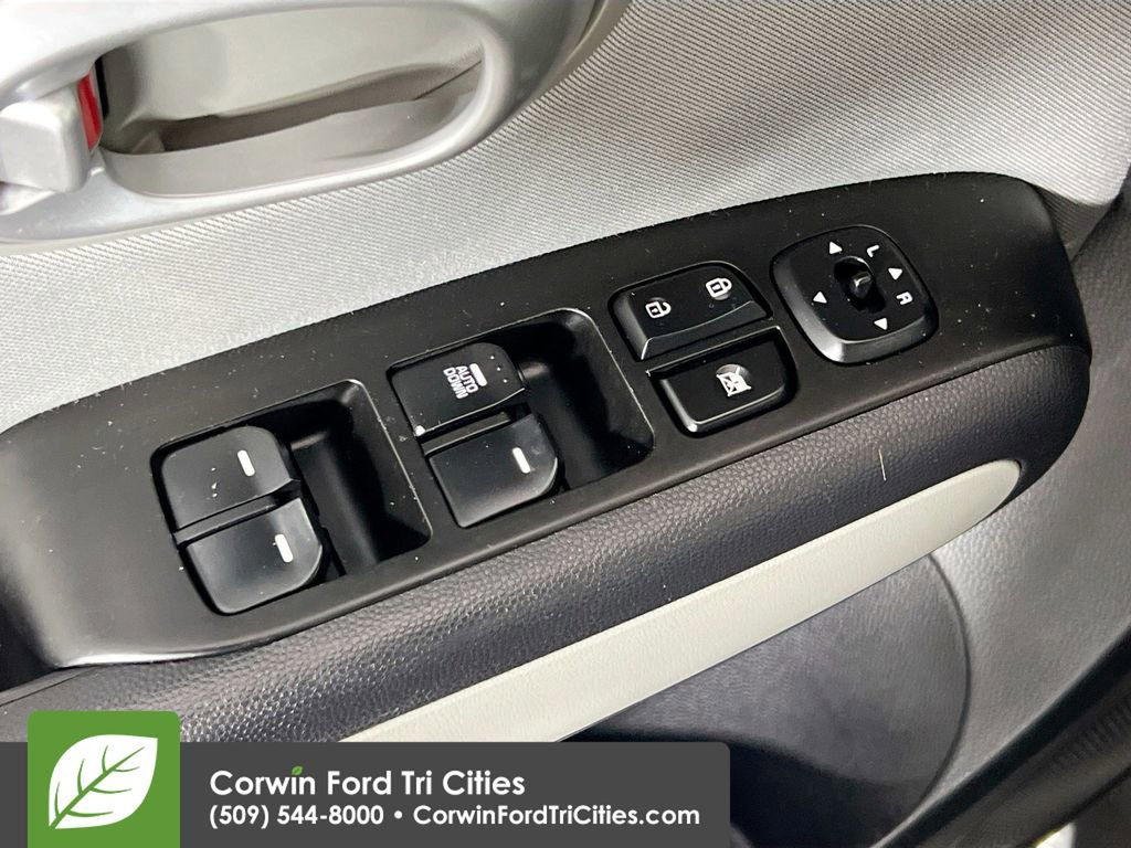 Used 2015 Kia Soul image 12