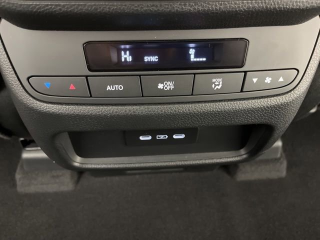 Used 2025 Honda Pilot Touring image 47