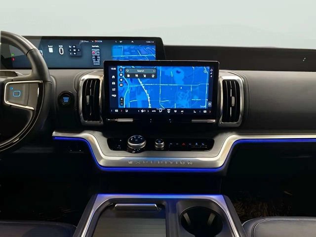 Used 2025 Ford Expedition Max Platinum AWD/4WD image 16