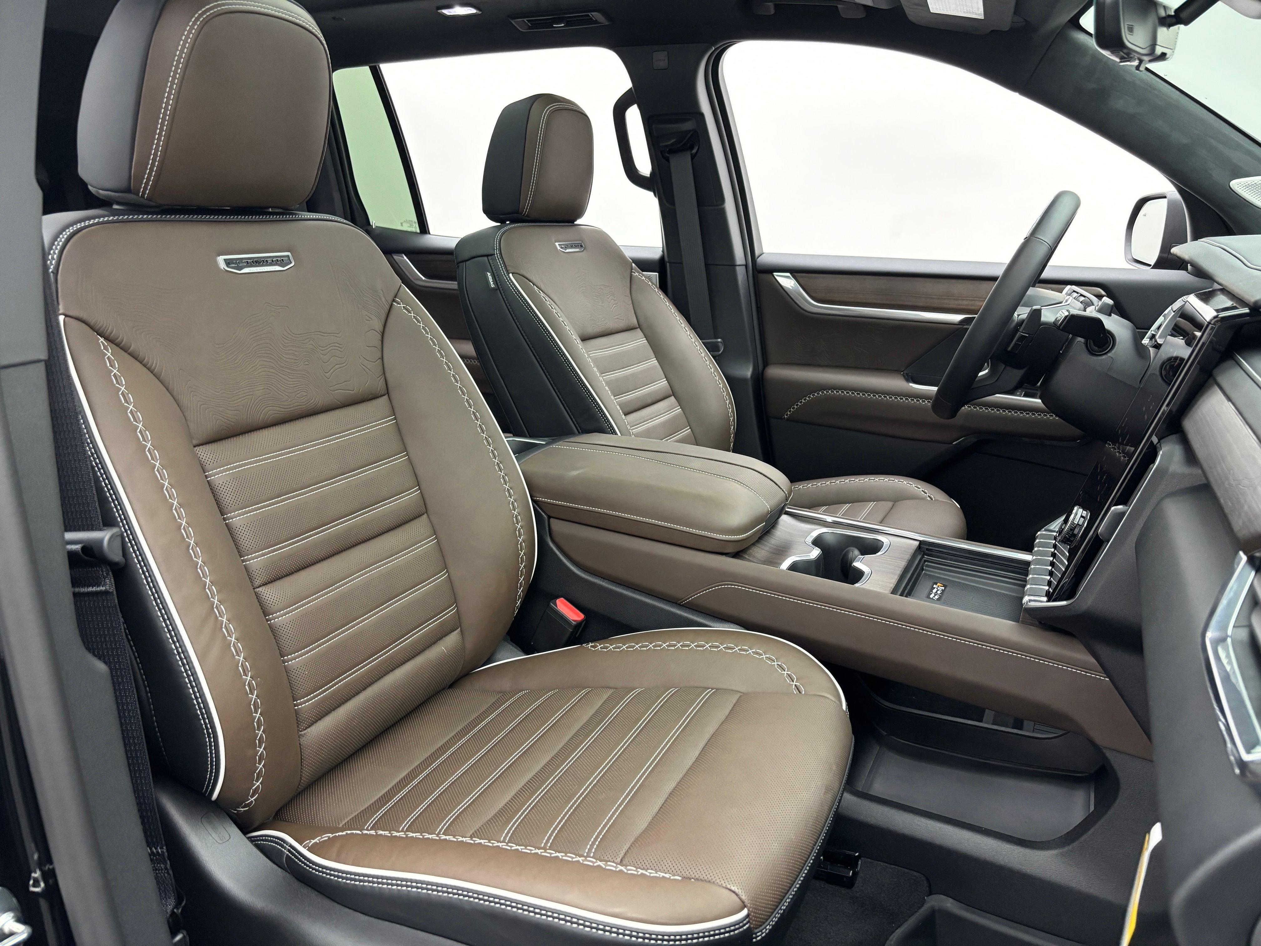New 2026 GMC Acadia Denali Ultimate w/ LPO, Floor Liner Package AWD/4WD image 40