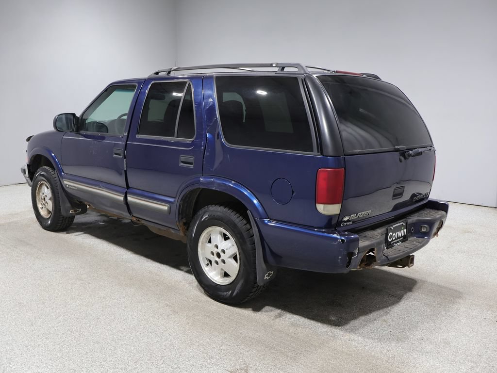 Used 2000 Chevrolet Blazer LS w/ LS Preferred Equipment Group AWD/4WD image 4
