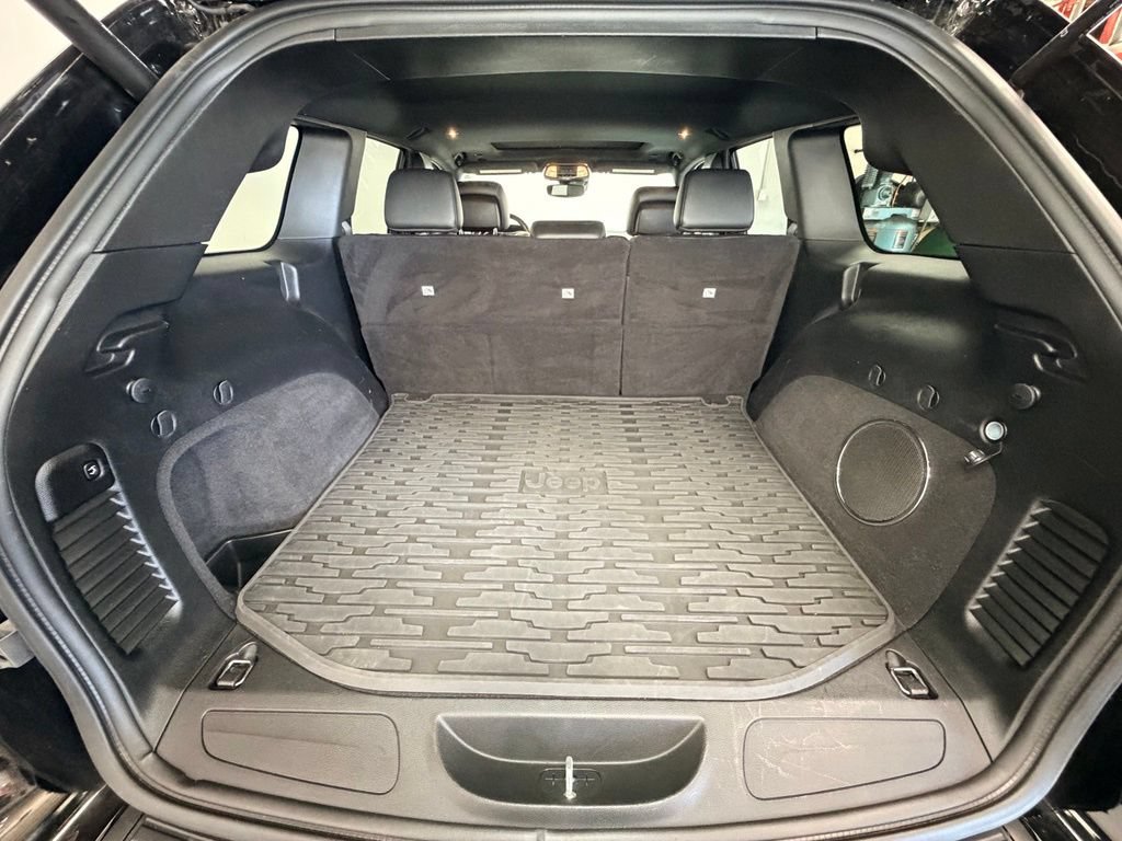 Used 2021 Jeep Grand Cherokee Altitude AWD/4WD image 7