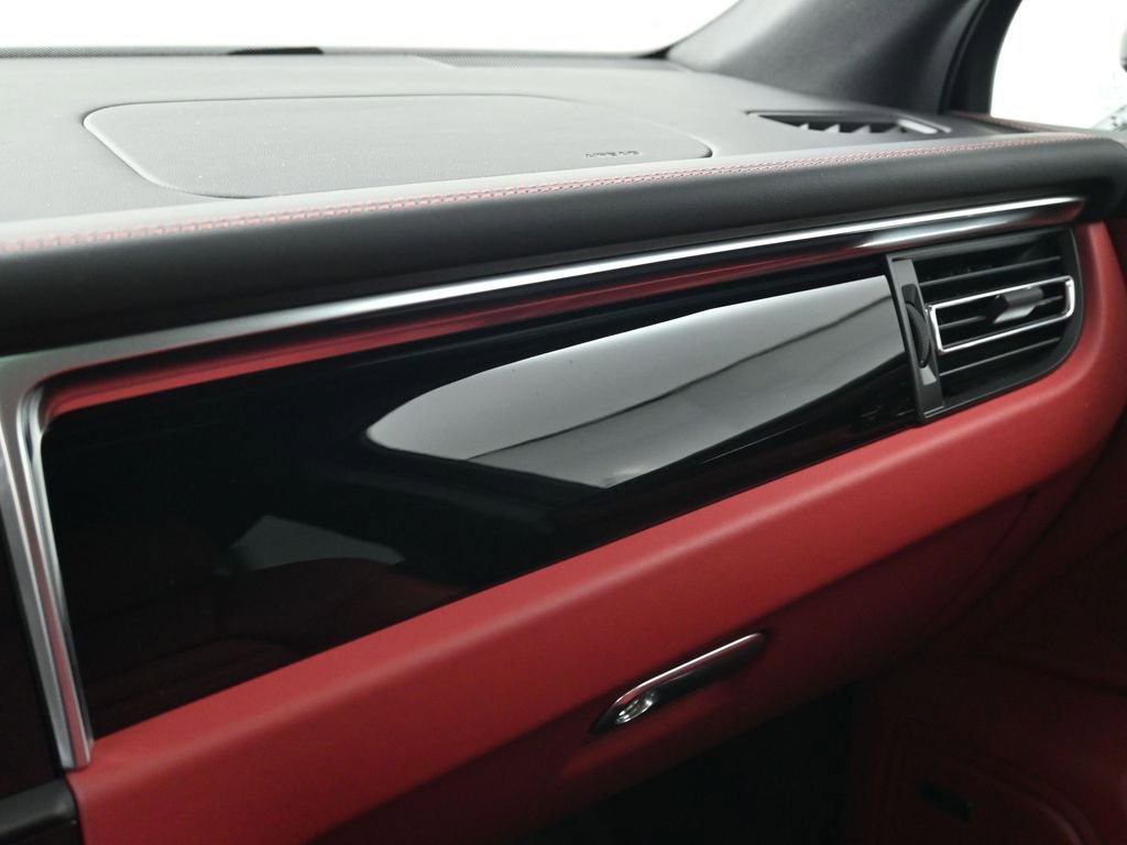 New 2026 Porsche Macan S image 23