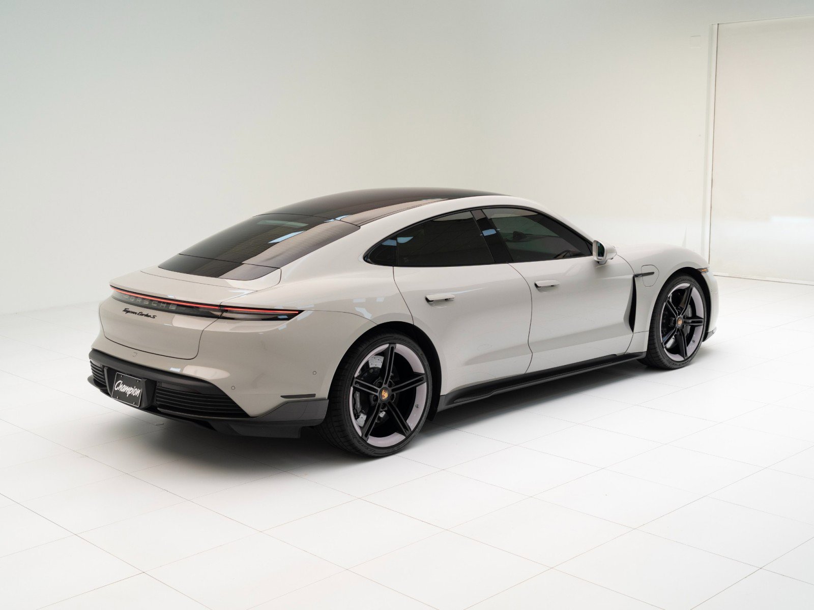 Certified 2022 Porsche Taycan Turbo S image 9