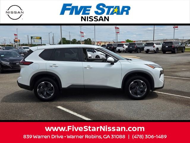 Used 2025 Nissan Rogue SV image 15