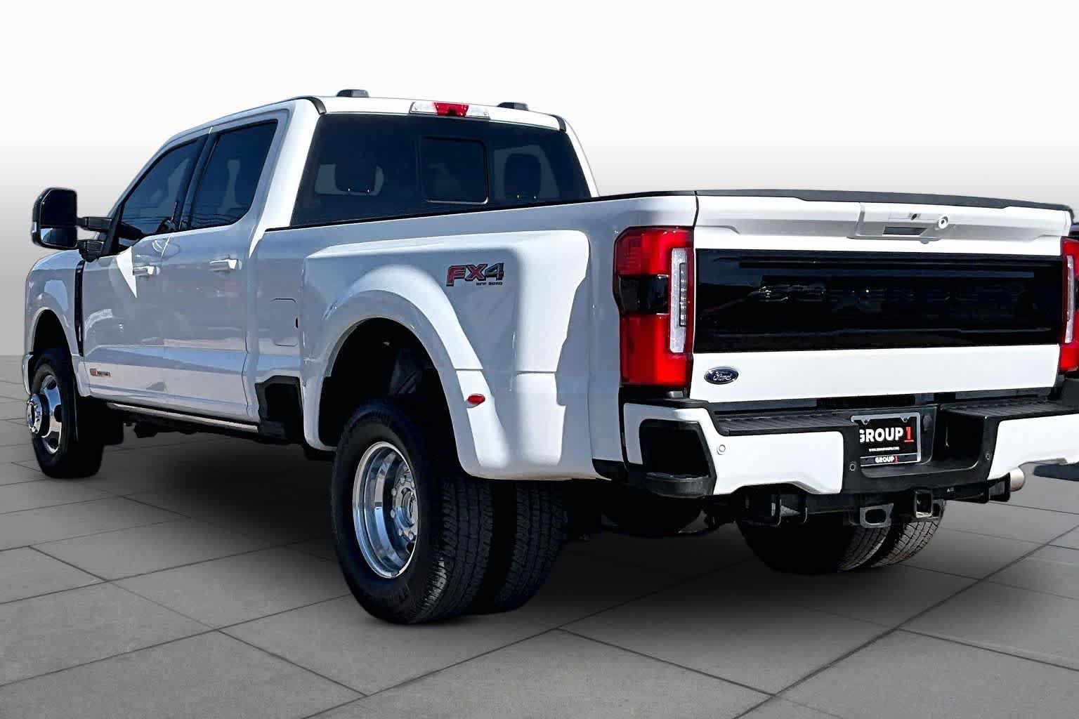 Used 2026 Ford F350 Platinum w/ FX4 Off-Road Package AWD/4WD image 11