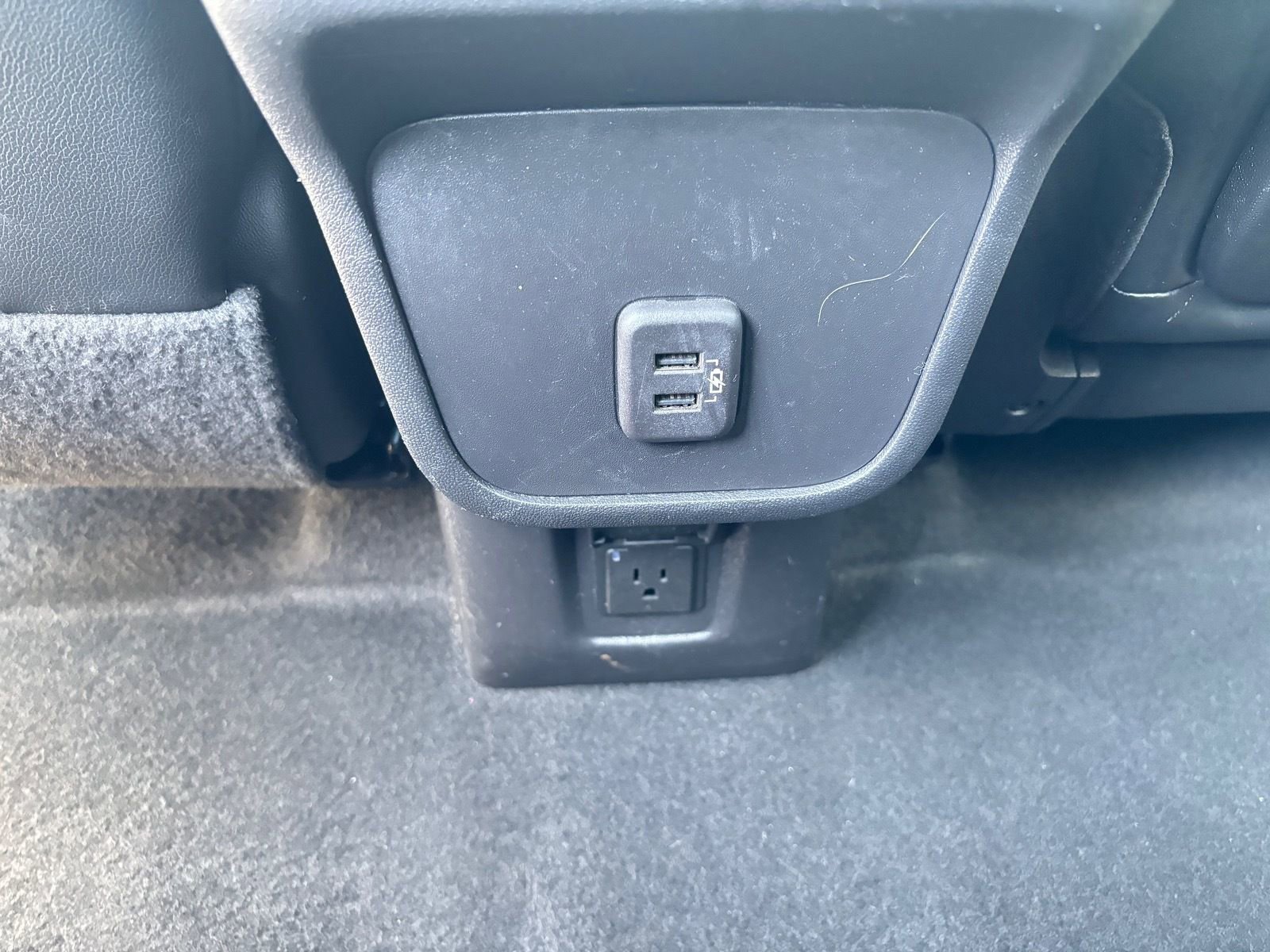 Used 2023 GMC Terrain SLT image 19