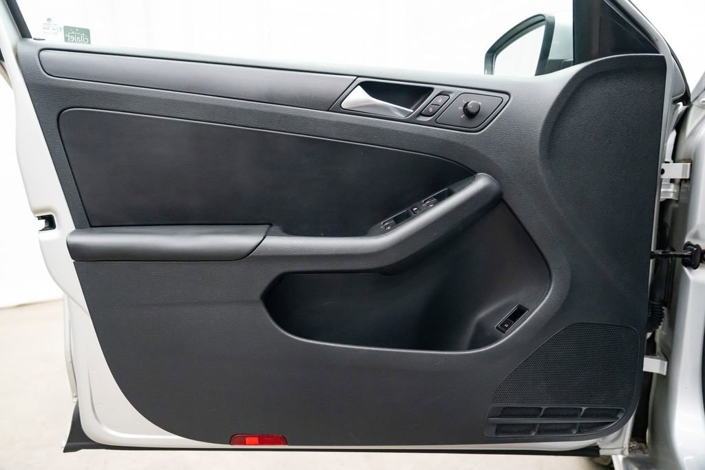 Used 2012 Volkswagen Jetta SE image 14