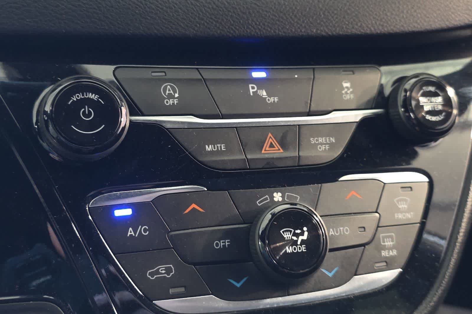 Used 2020 Chrysler Pacifica Touring w/ S Appearance Package FWD image 22