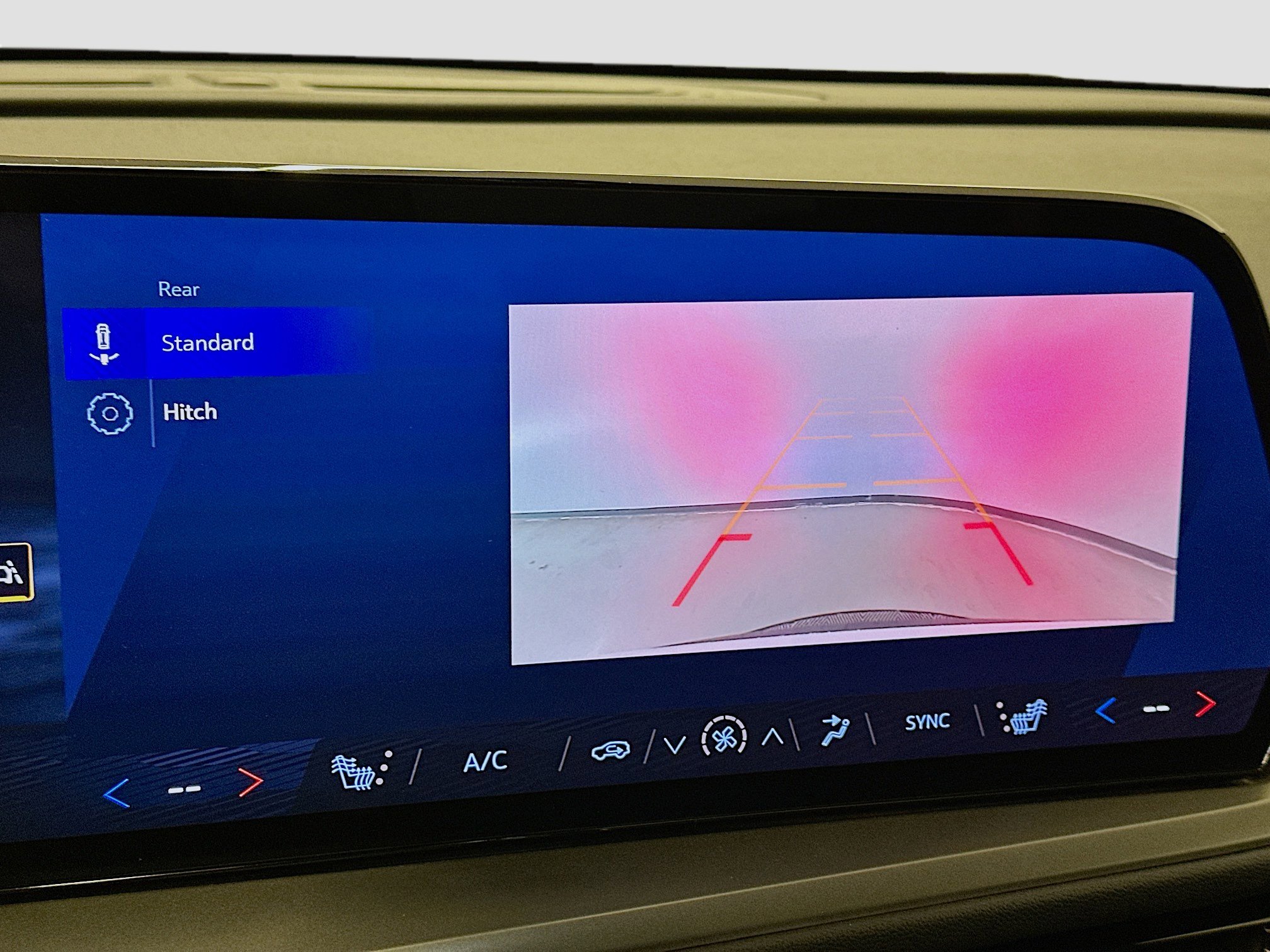 Used 2025 Chevrolet Traverse LT AWD/4WD image 23