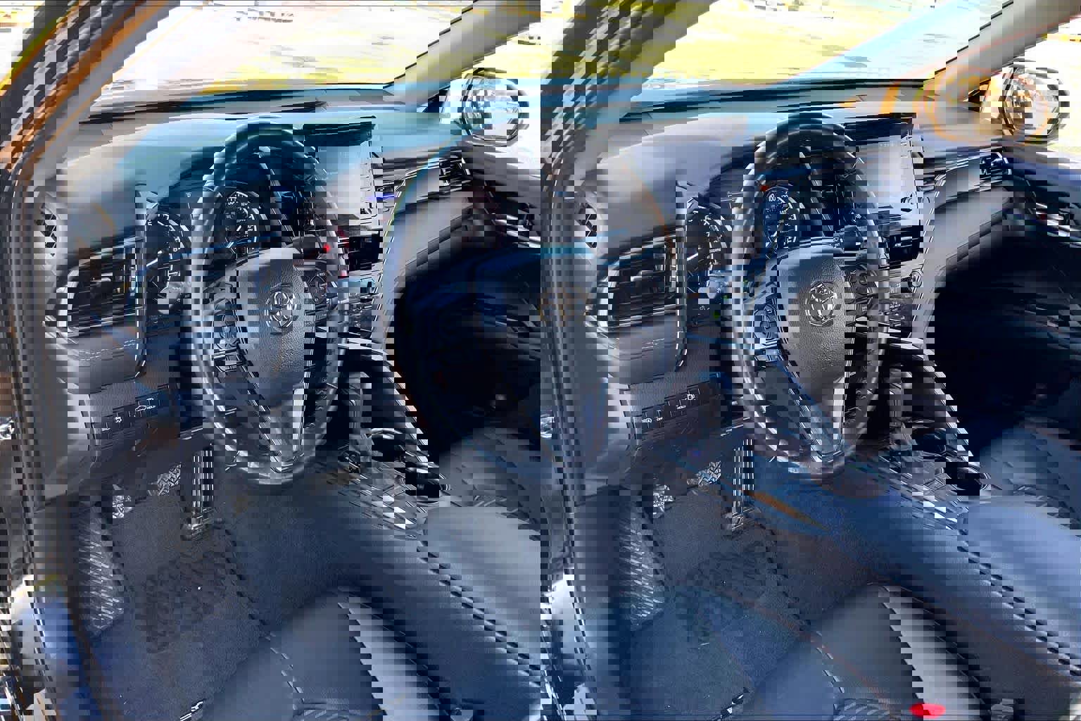 Used 2024 Toyota Camry SE image 16