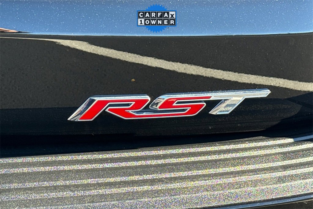 Used 2025 Chevrolet Suburban RST image 12