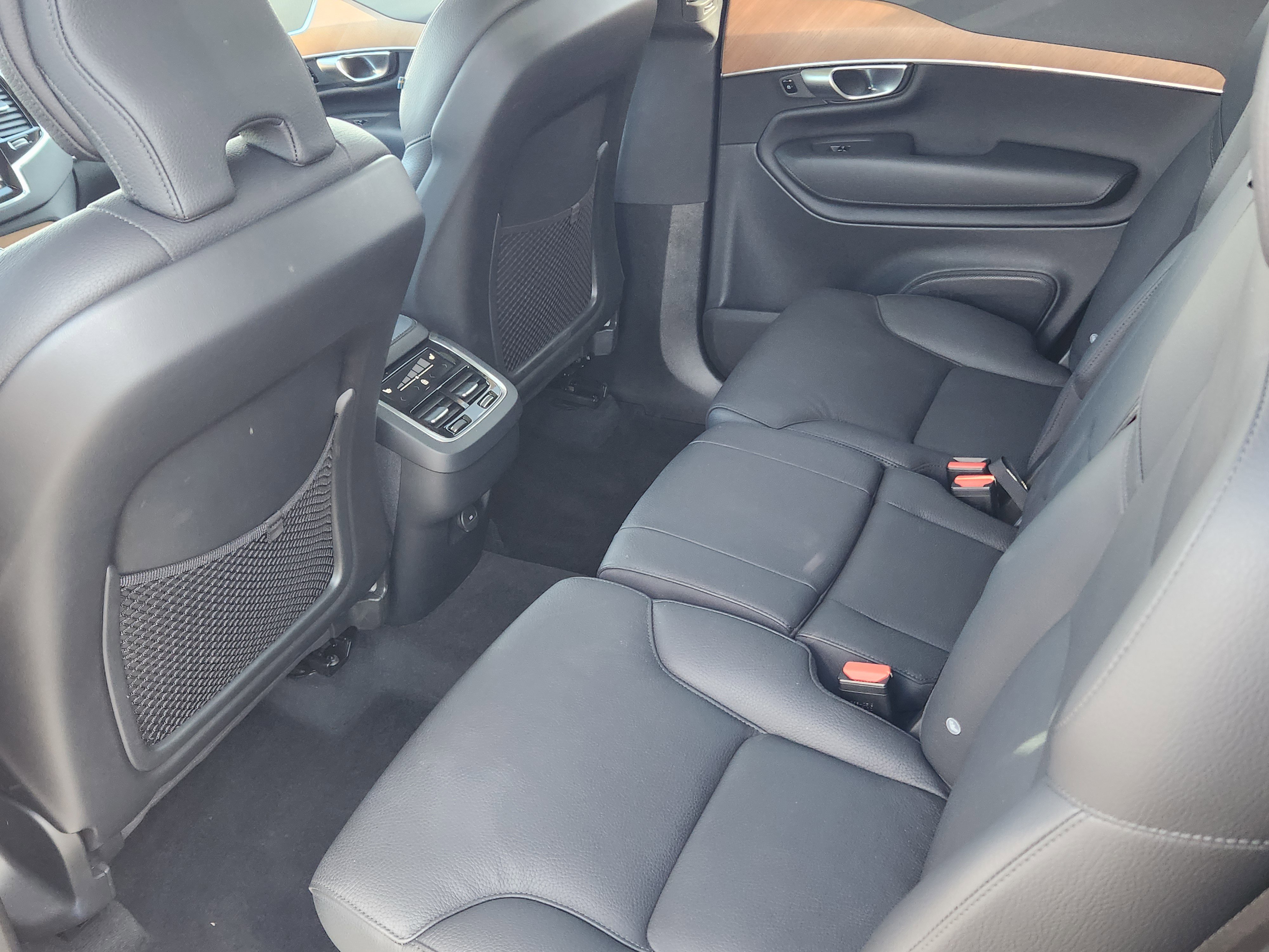 Used 2024 Volvo XC90 B5 Plus image 15