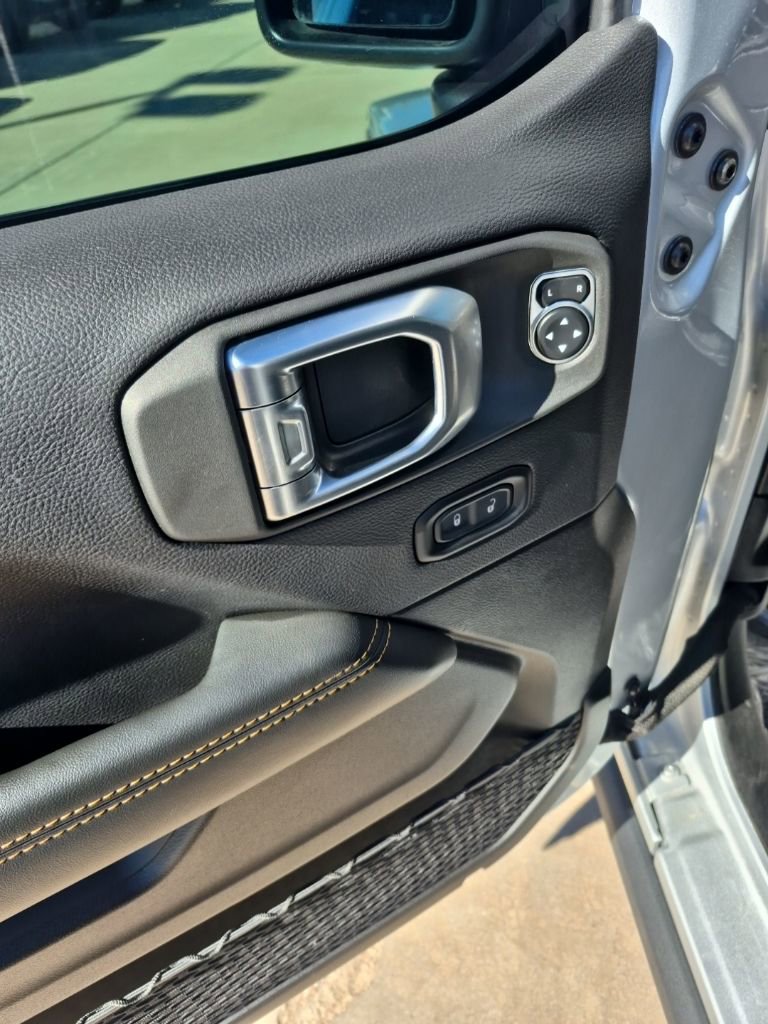 Used 2024 Jeep Wrangler Sahara w/ Technology Group image 14