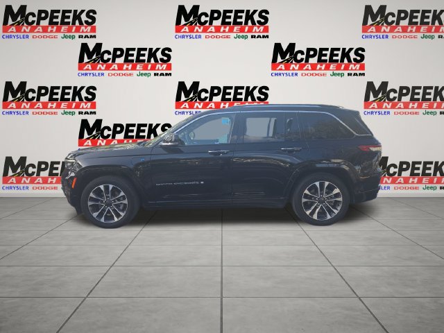 Used 2023 Jeep Grand Cherokee Overland w/ Luxury Tech Group IV AWD/4WD image 2