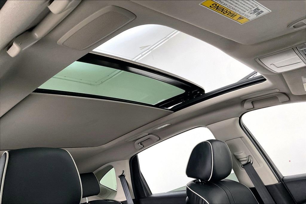 Certified 2024 Acura RDX SH-AWD w/ Advance Package image 21