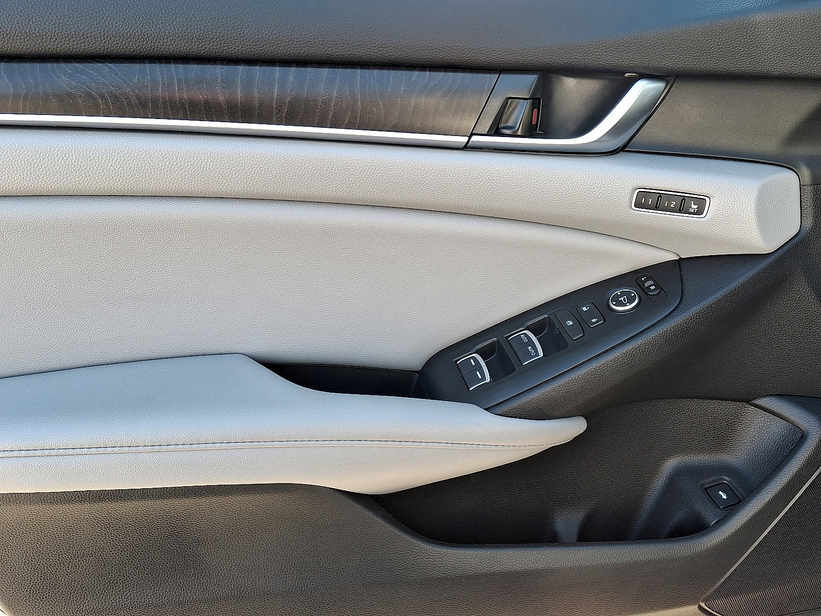 Used 2020 Honda Accord Touring image 10