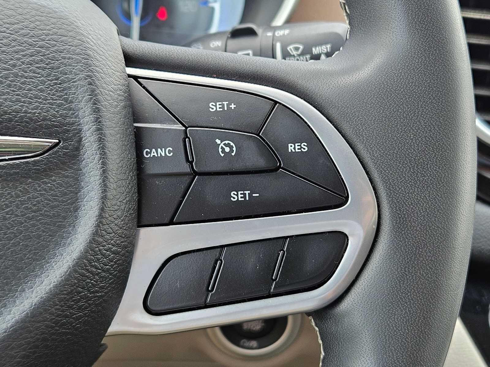 Used 2022 Chrysler Voyager LX FWD image 21