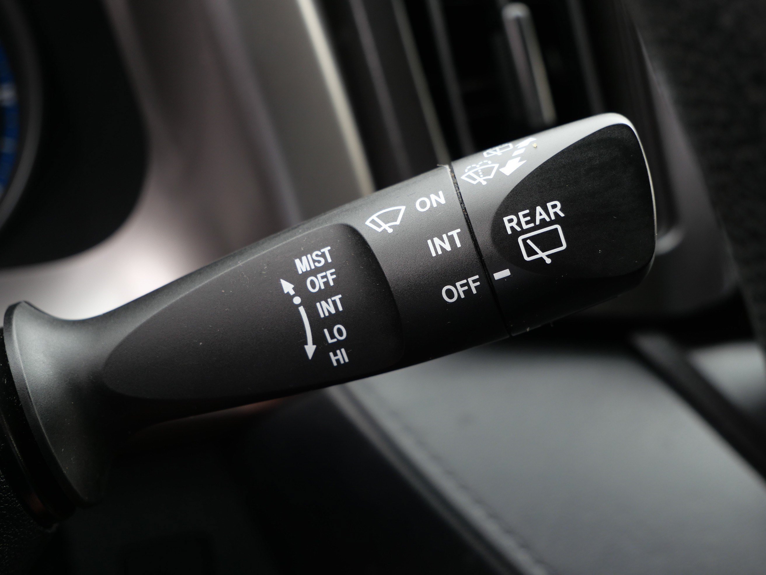Used 2018 Toyota RAV4 LE w/ Carpet Mat Package AWD/4WD image 33