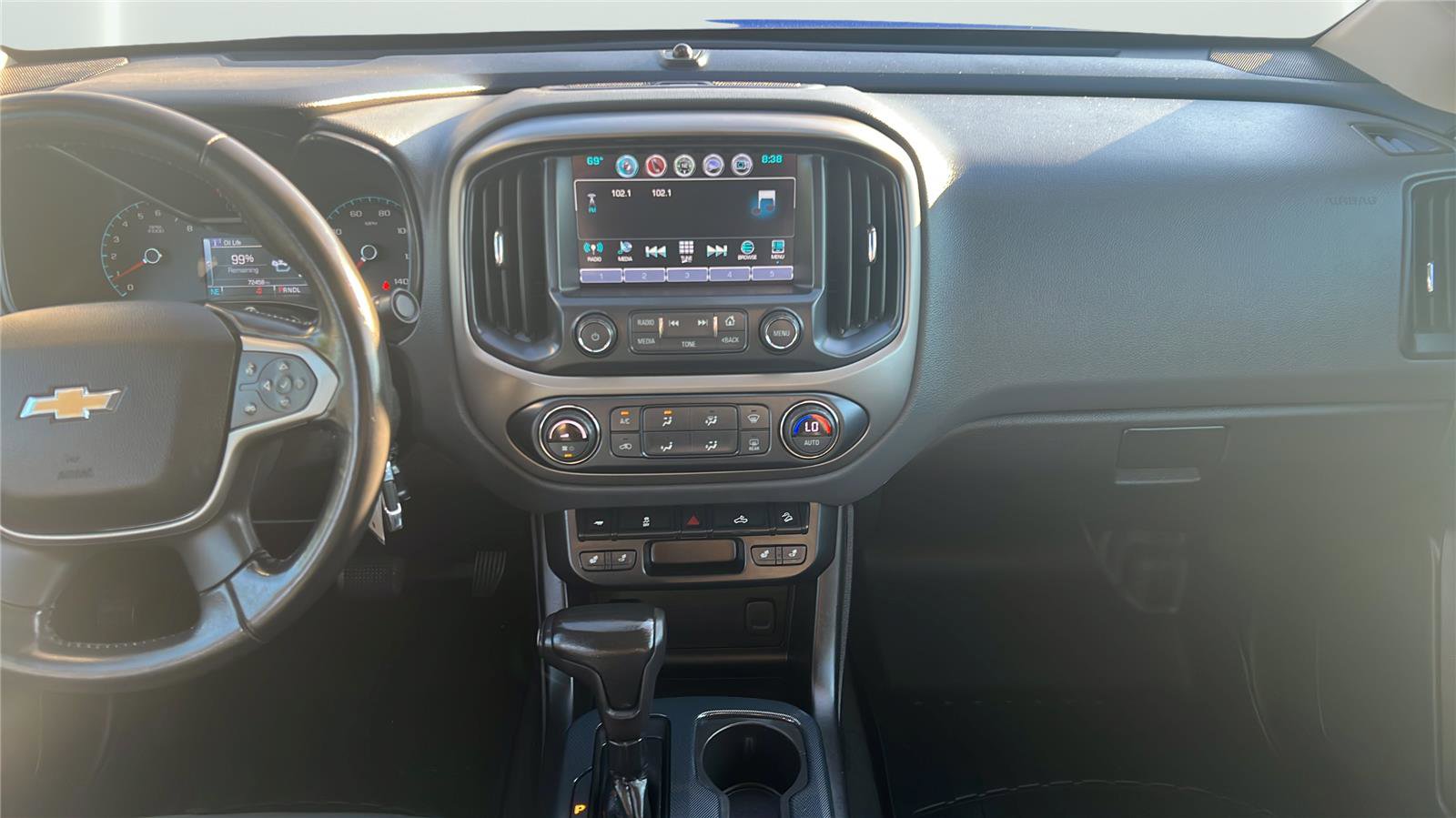 Used 2018 Chevrolet Colorado Z71 AWD/4WD image 10