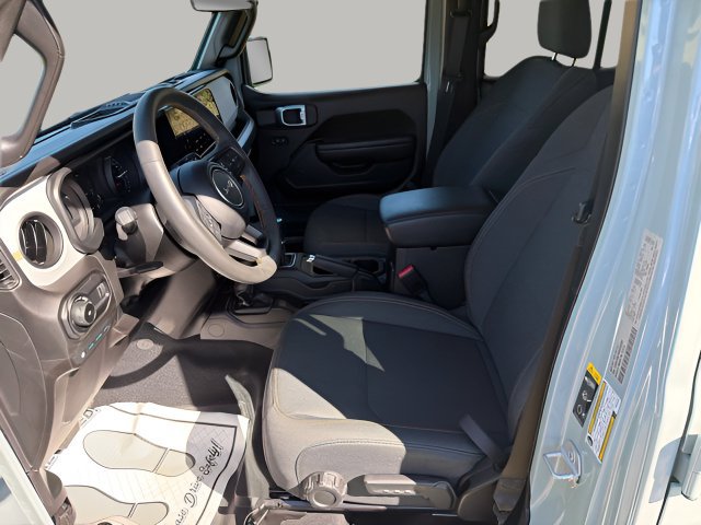 Used 2024 Jeep Wrangler Unlimited AWD/4WD image 5