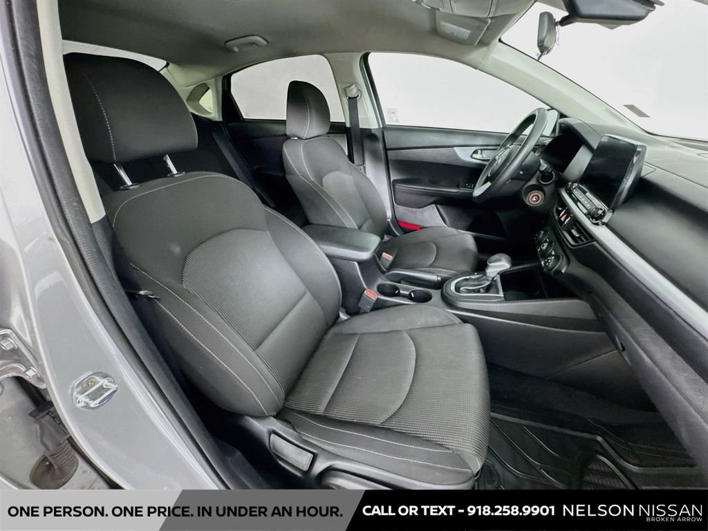 Used 2021 Kia Forte LXS FWD image 25