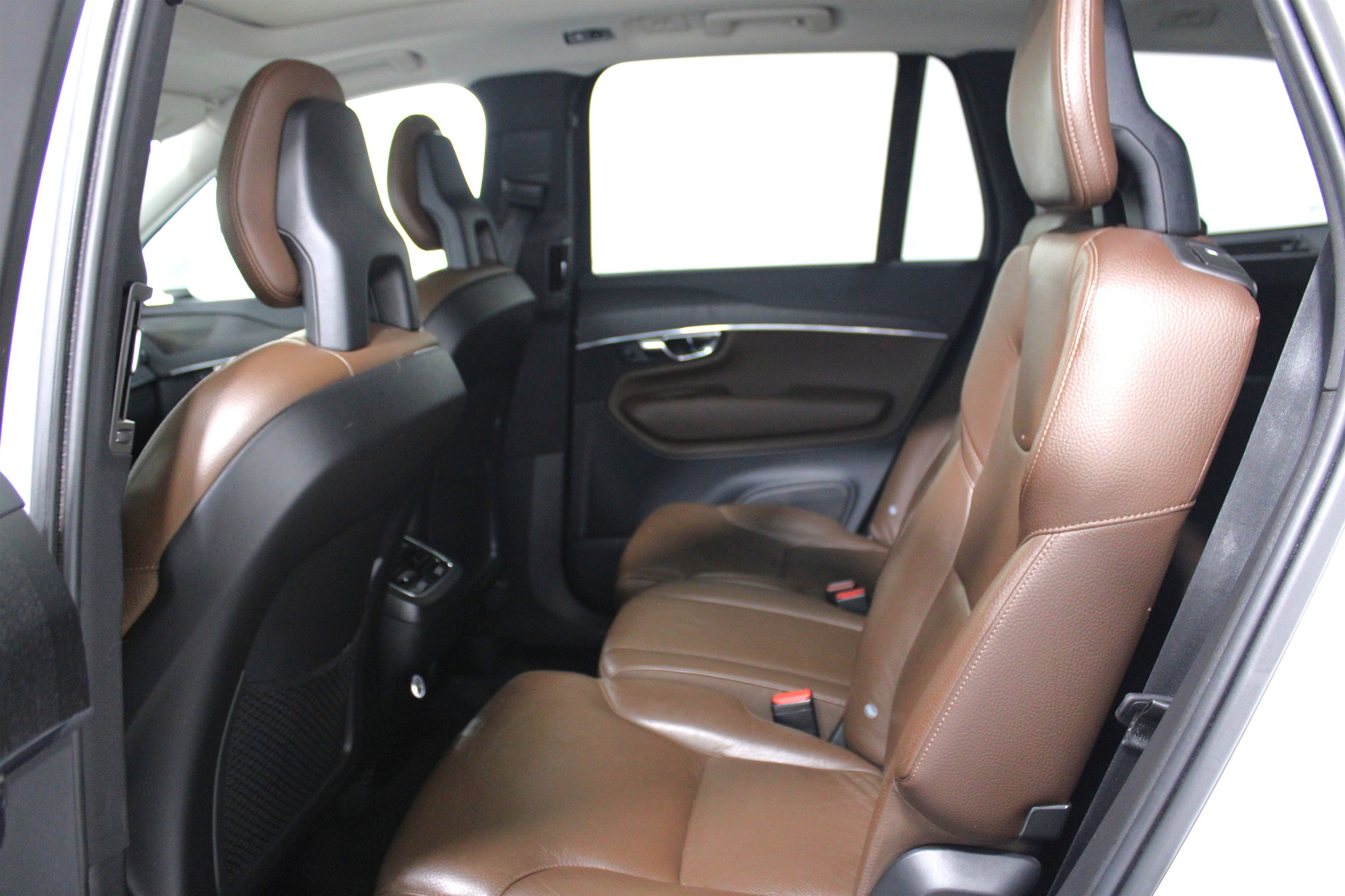 Used 2020 Volvo XC90 T6 Momentum AWD/4WD image 18