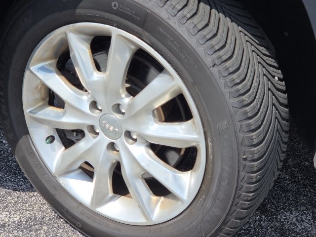 Used 2015 Jeep Cherokee Limited AWD/4WD image 10