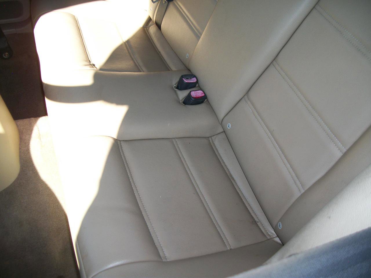 Used 2004 Ford Mustang Deluxe Convertible image 9