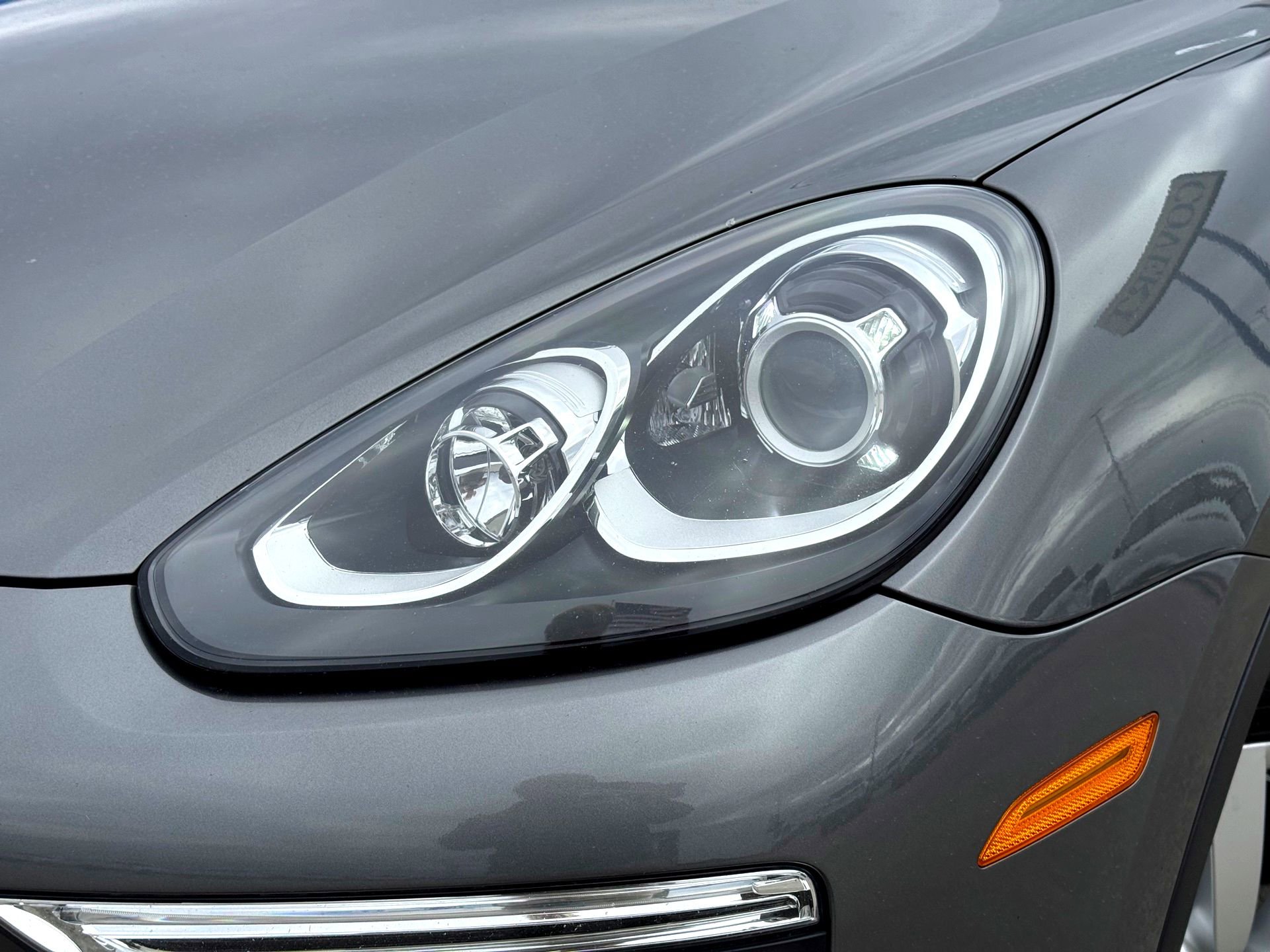 Used 2015 Porsche Cayenne S image 3