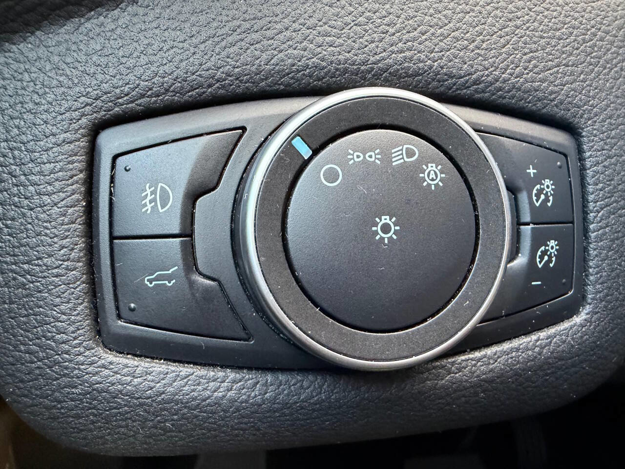 Used 2018 Ford Escape SEL image 25