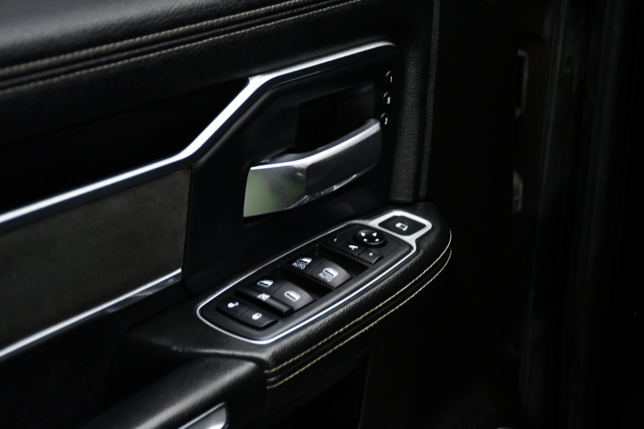 Used 2019 RAM 3500 Laramie w/ Black Appearance Package image 26