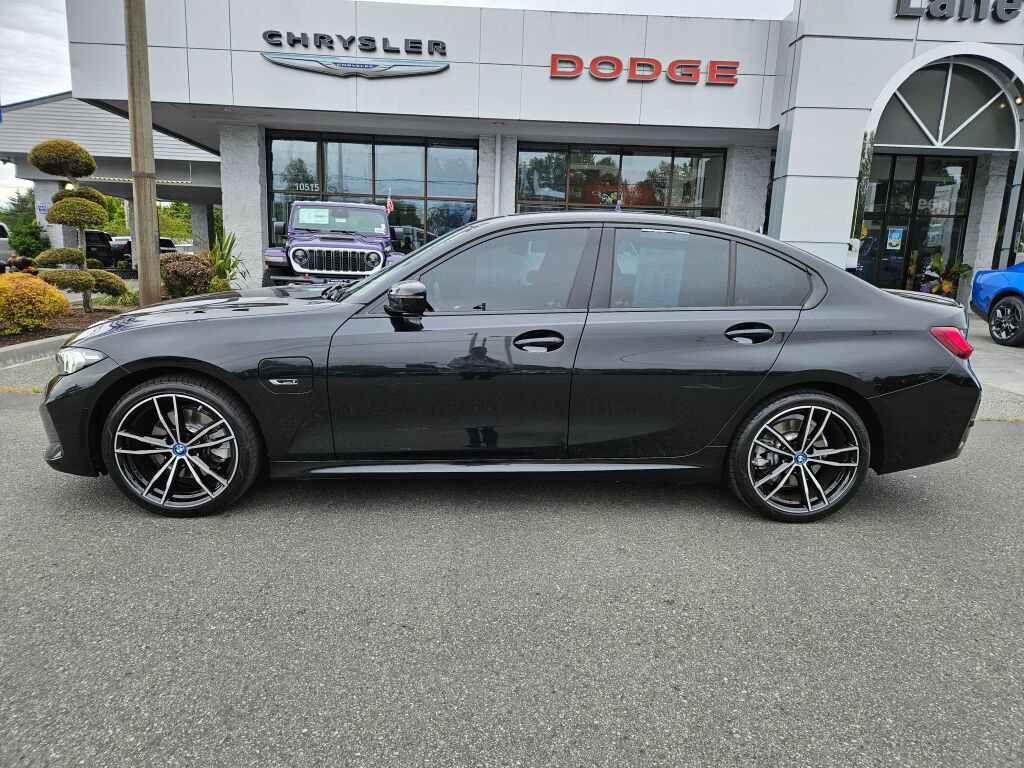 Used 2023 BMW 330e xDrive w/ M Sport Package AWD/4WD image 2