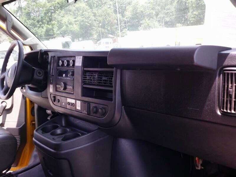 Used 2021 GMC Savana 3500 Extended w/ Power Convenience Package image 12