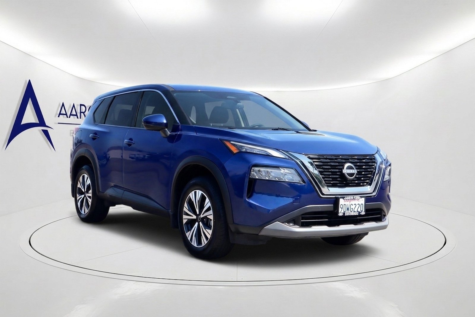 Used 2023 Nissan Rogue SV FWD image 3