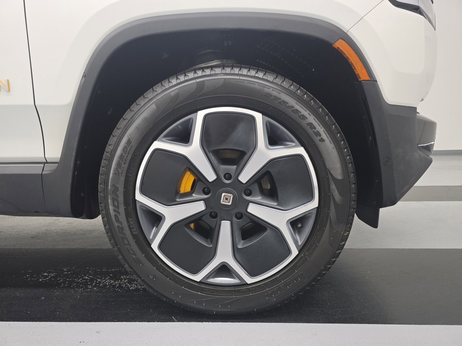 Used 2023 Rivian R1S Adventure AWD/4WD image 11