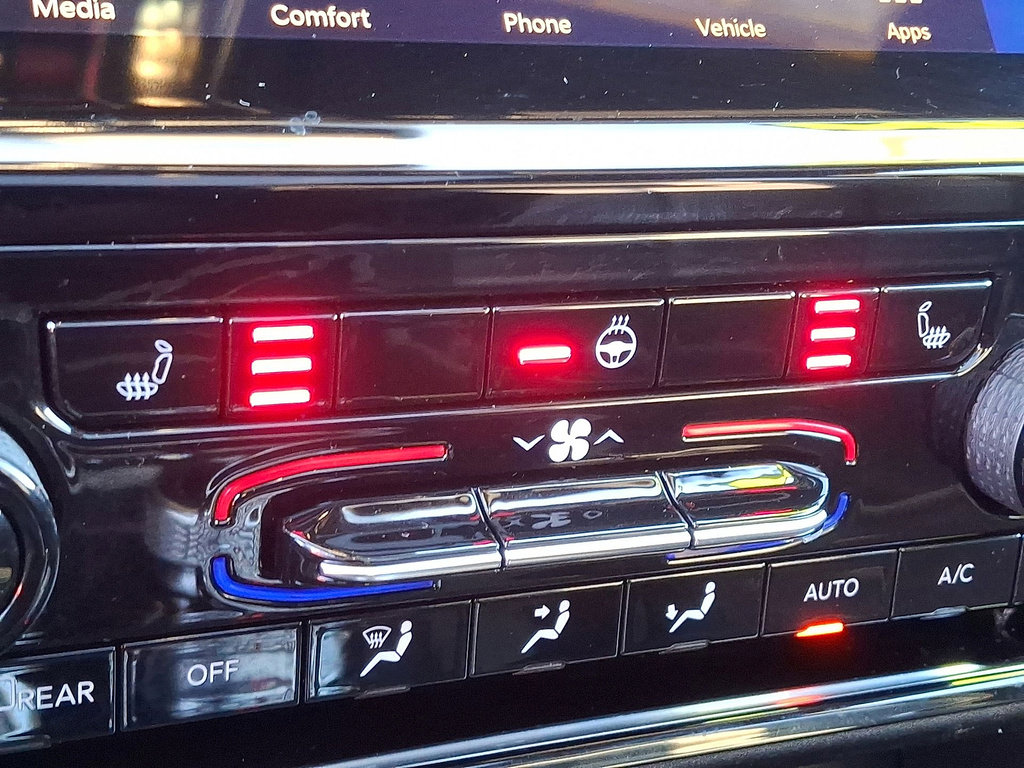 Used 2024 Jeep Grand Cherokee Limited image 19