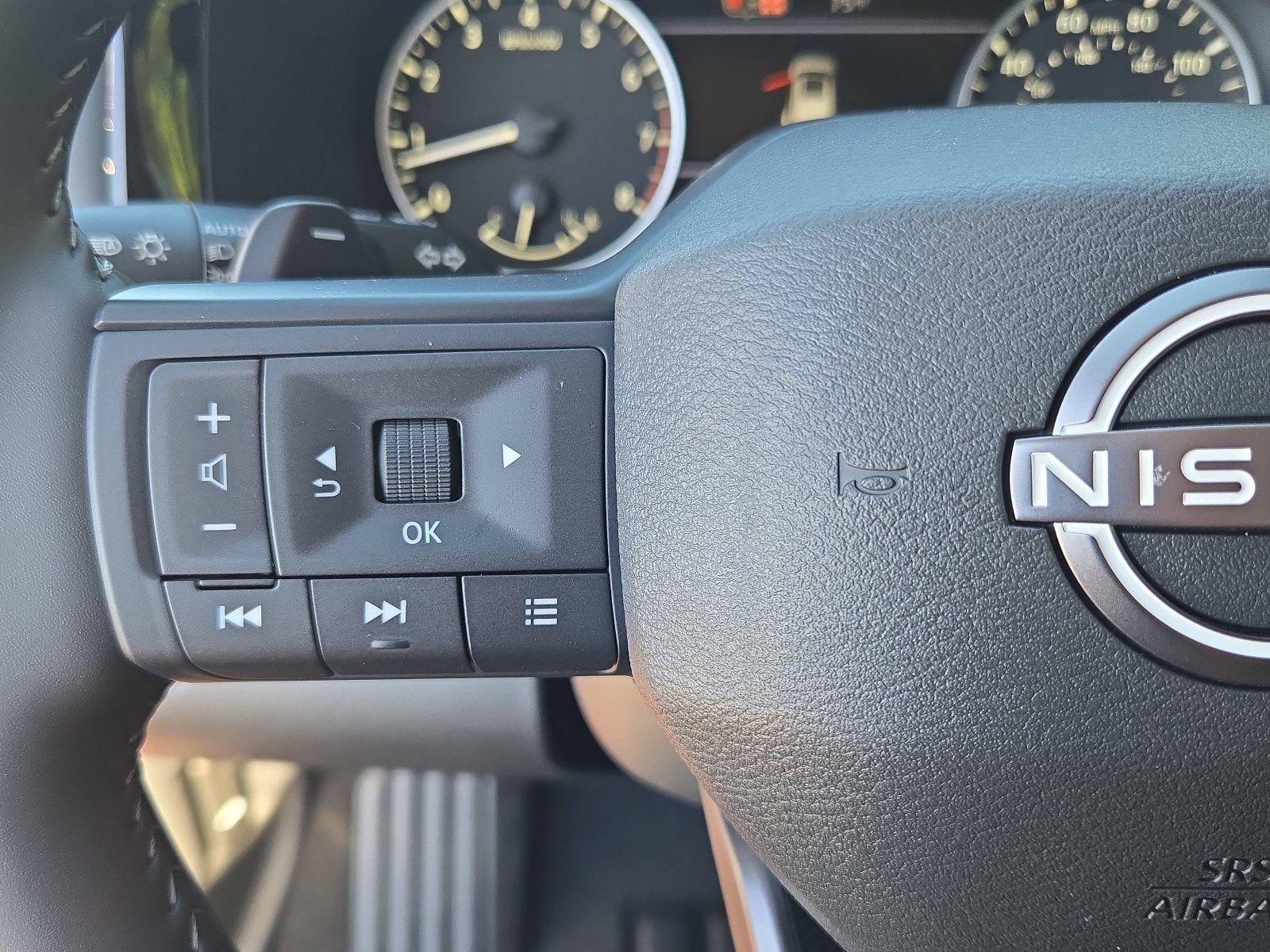 New 2026 Nissan Pathfinder SV w/ Cargo Package FWD image 16
