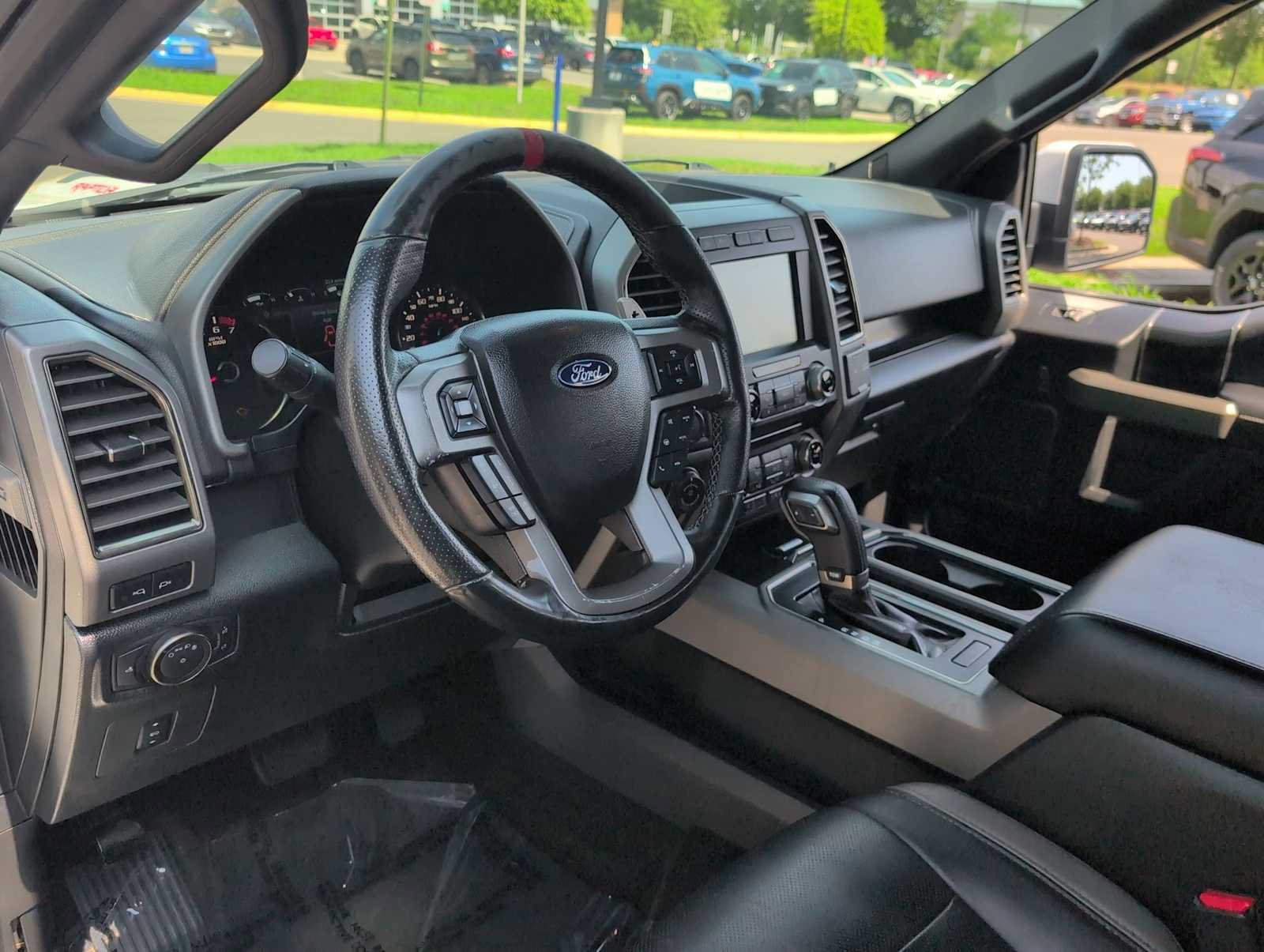 Used 2017 Ford F150 Raptor w/ Equipment Group 802A Luxury AWD/4WD image 10