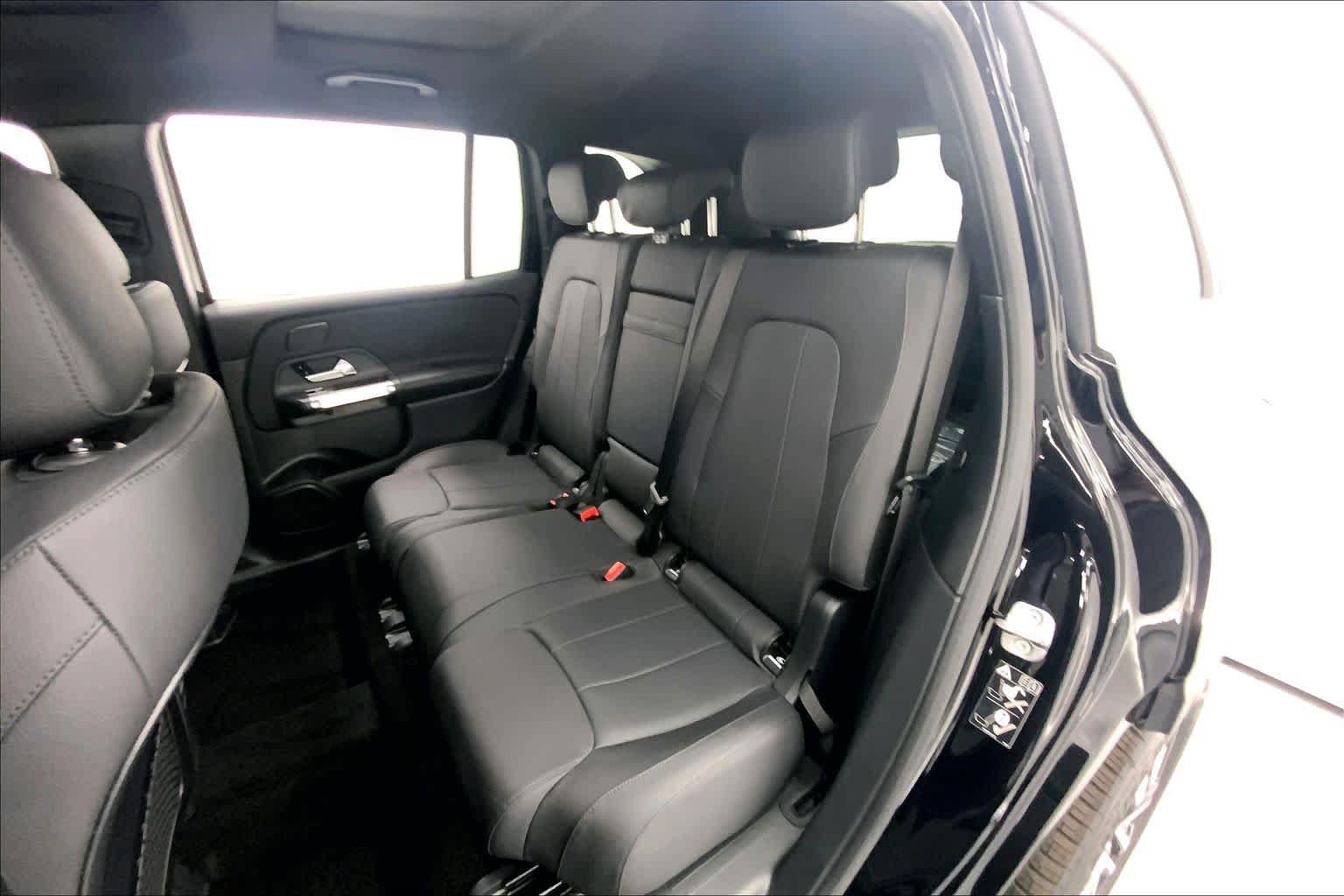 Used 2026 Mercedes-Benz GLB 250 image 6
