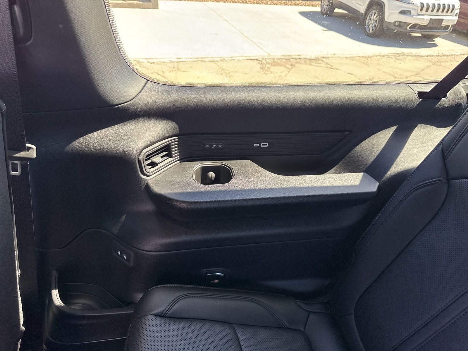 New 2026 Jeep Grand Wagoneer L Limited AWD/4WD image 31