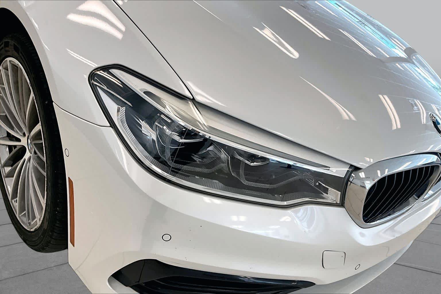 Used 2020 BMW 530i w/ Premium Package RWD image 25