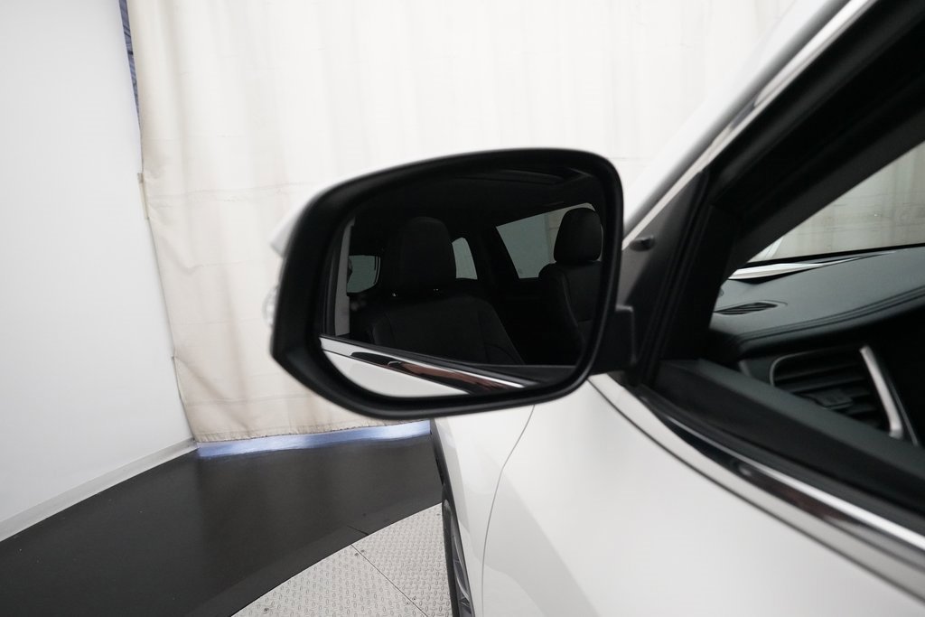 Used 2019 Toyota Highlander XLE image 25