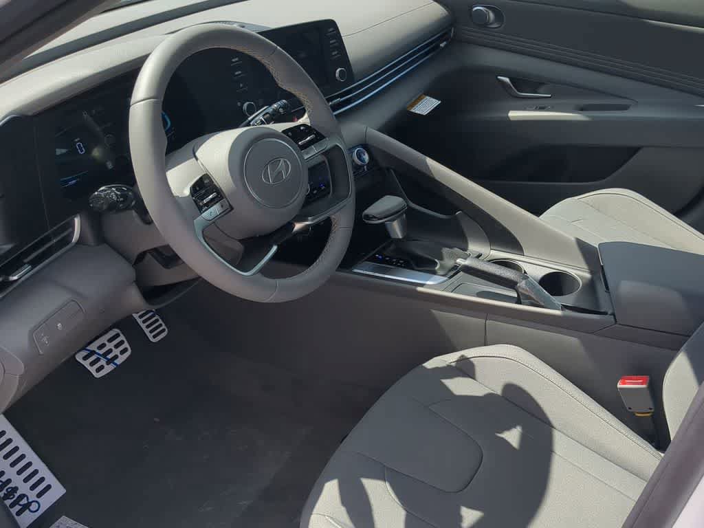New 2026 Hyundai Elantra Sport FWD image 15