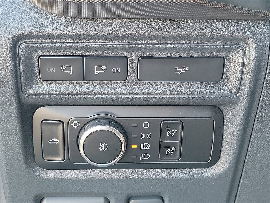 Used 2023 Ford F150 Platinum image 16