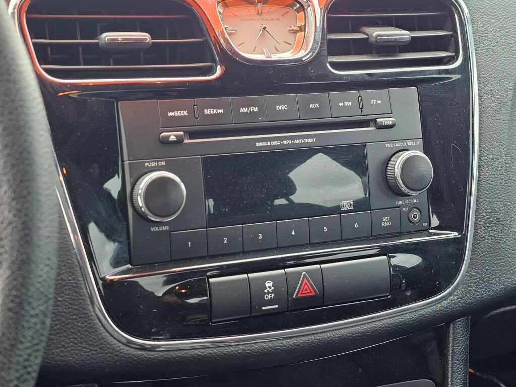 Used 2013 Chrysler 200 LX FWD image 32