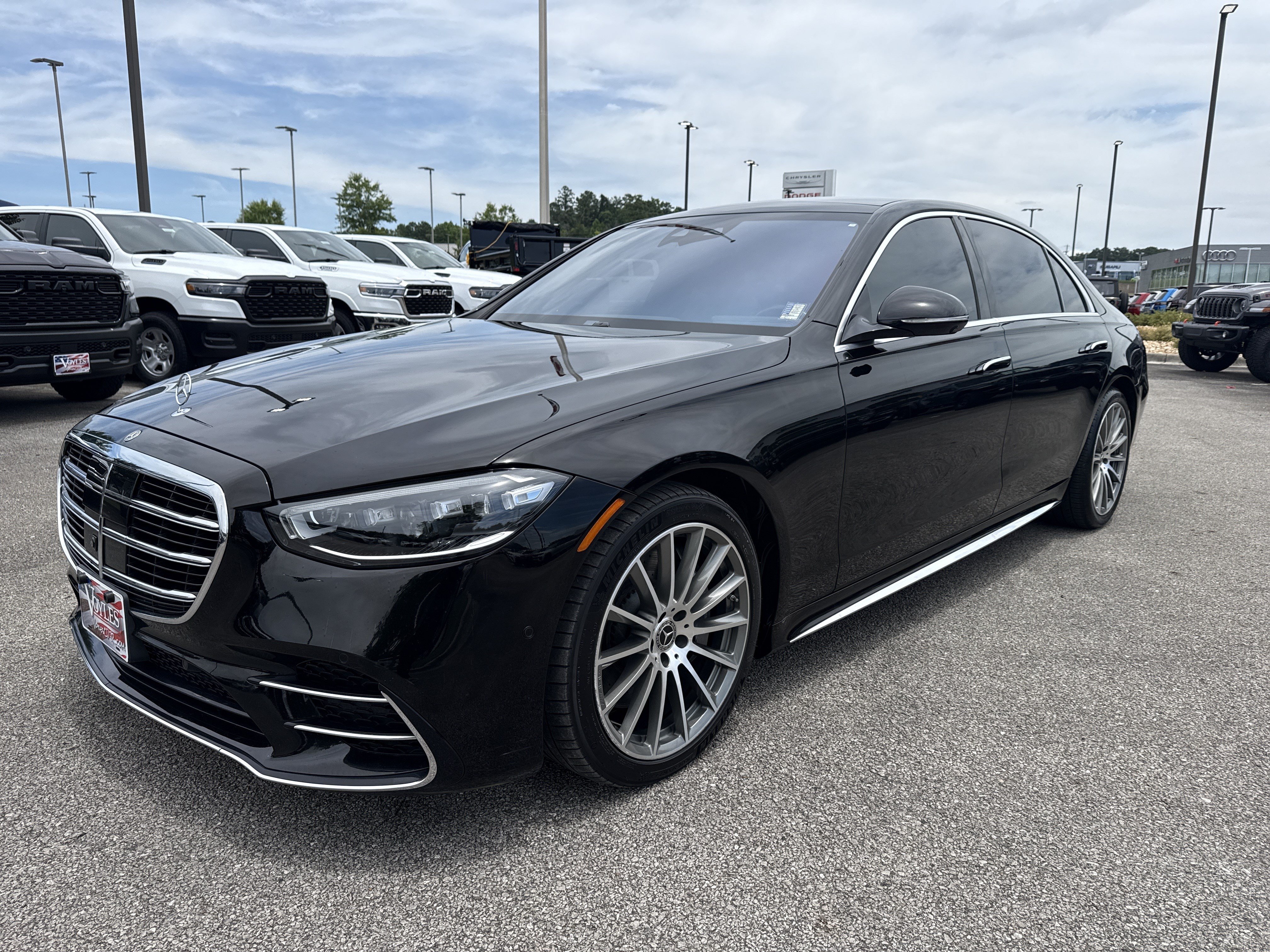 Used 2023 Mercedes-Benz S 500 4MATIC image 3