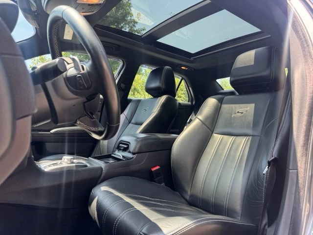 Used 2015 Chrysler 300 S w/ 300S Premium Group RWD image 10